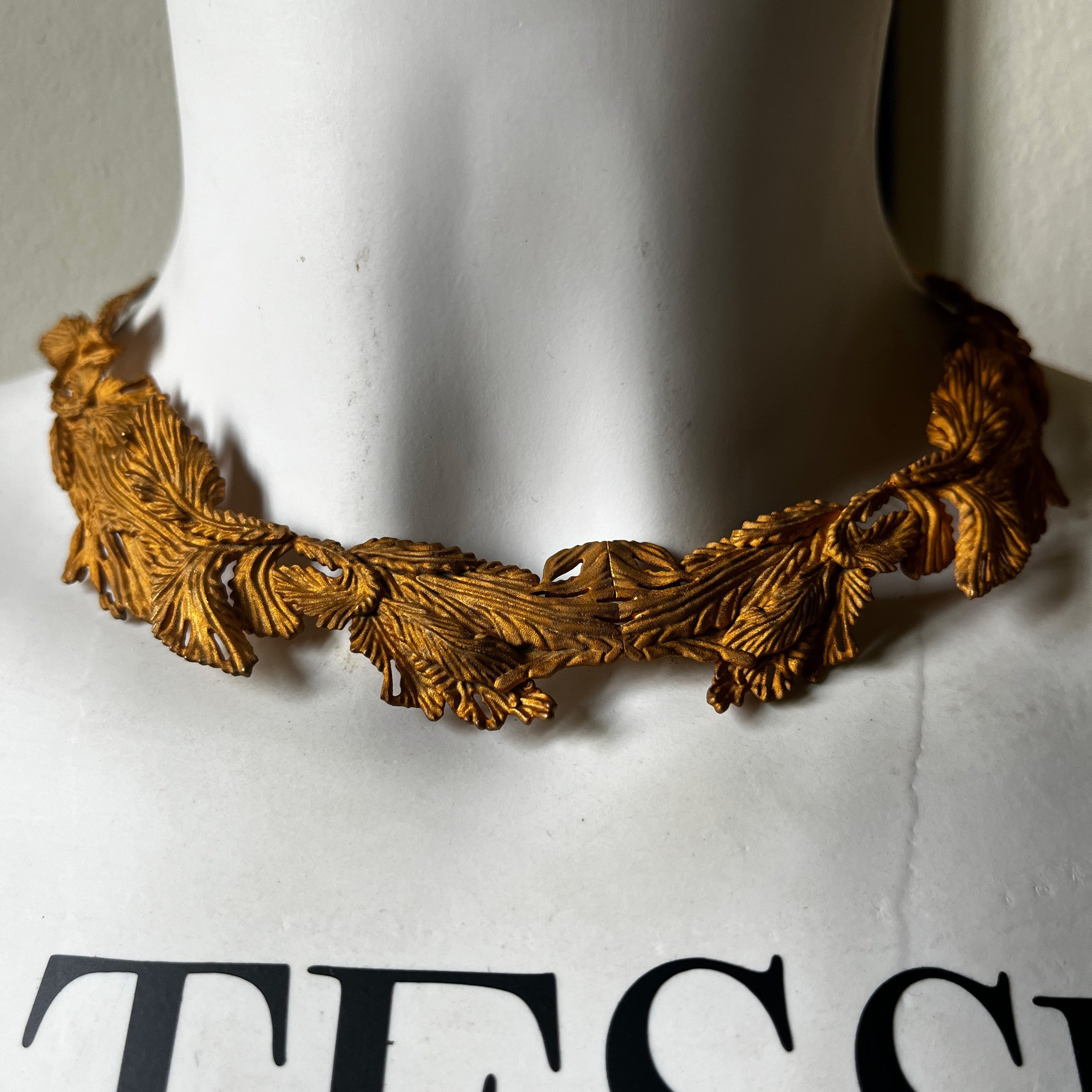 Acanto Chocker
