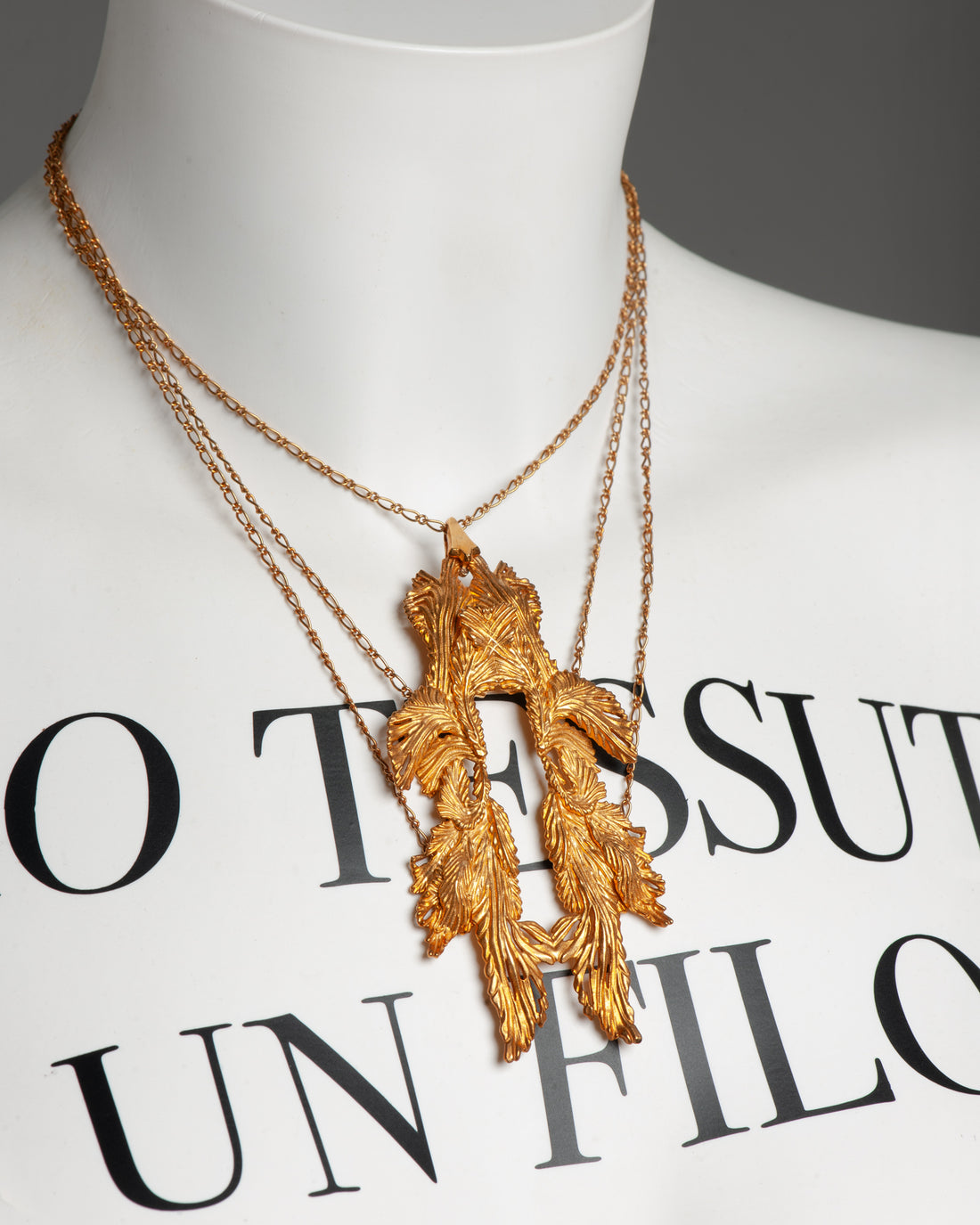 The Acanto Necklace