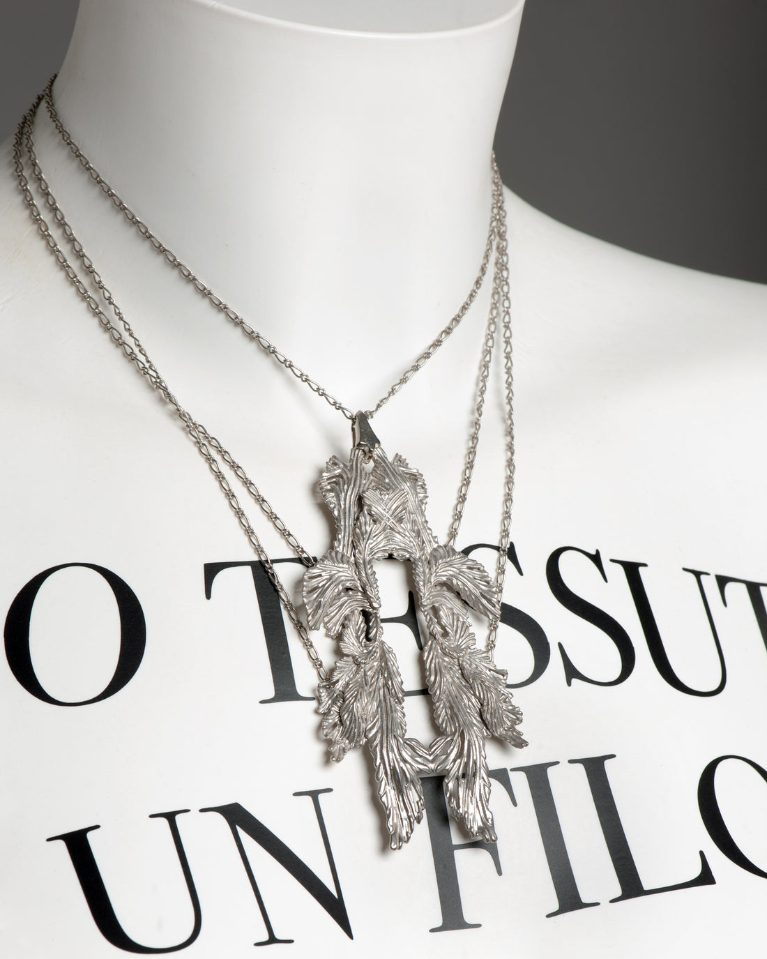 The Acanto Necklace