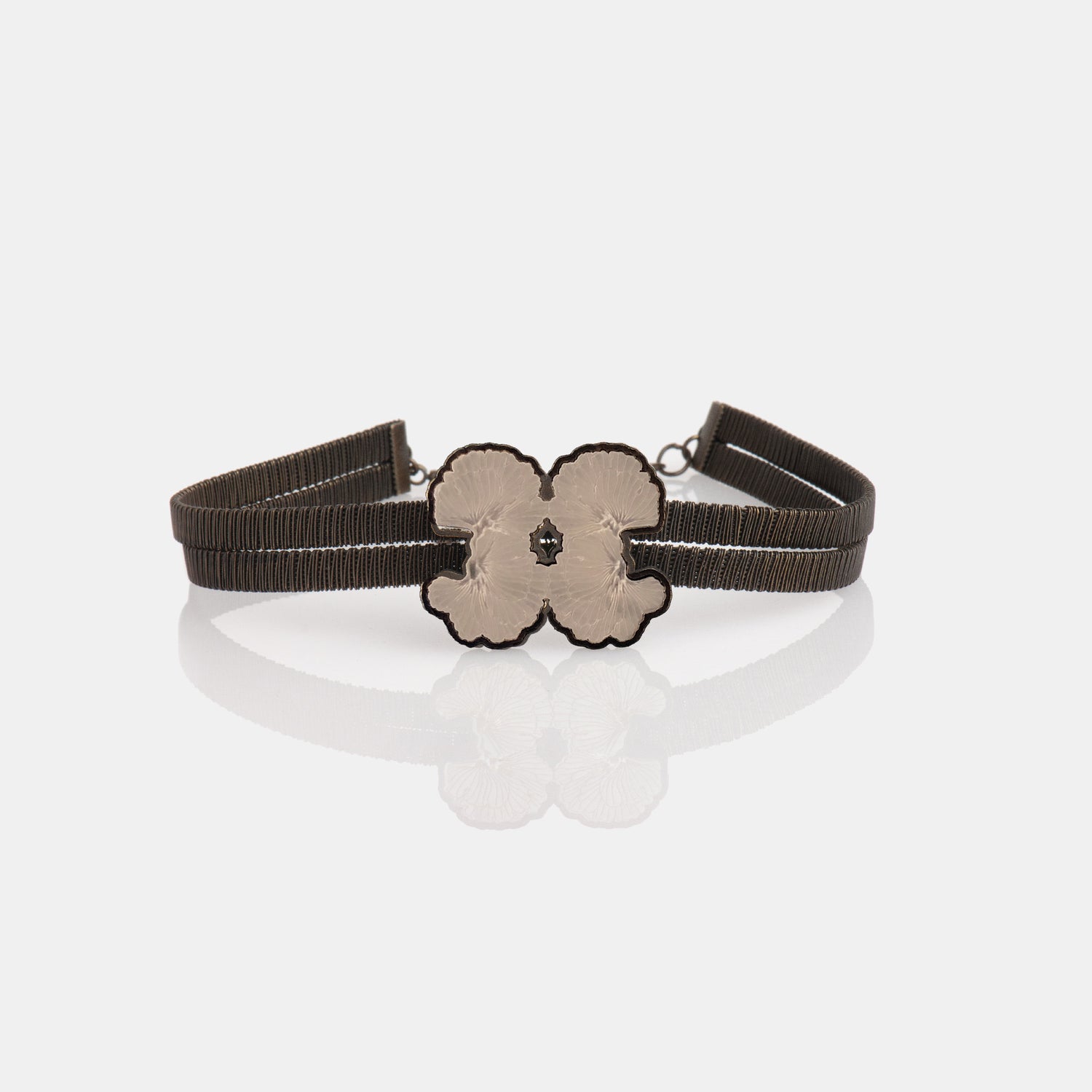 Minerva Chocker