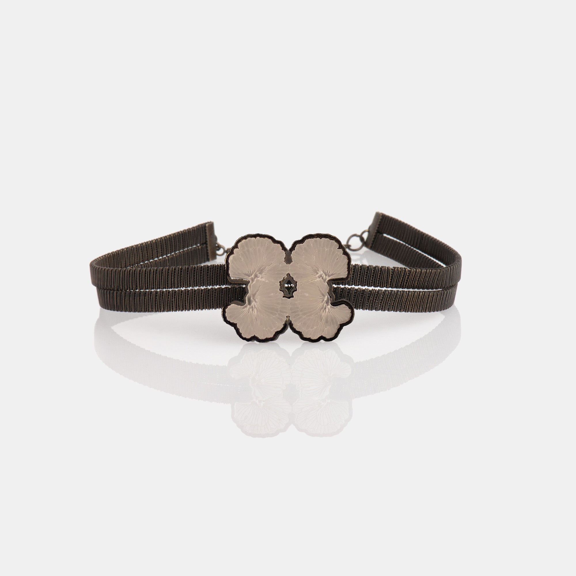 Minerva Chocker