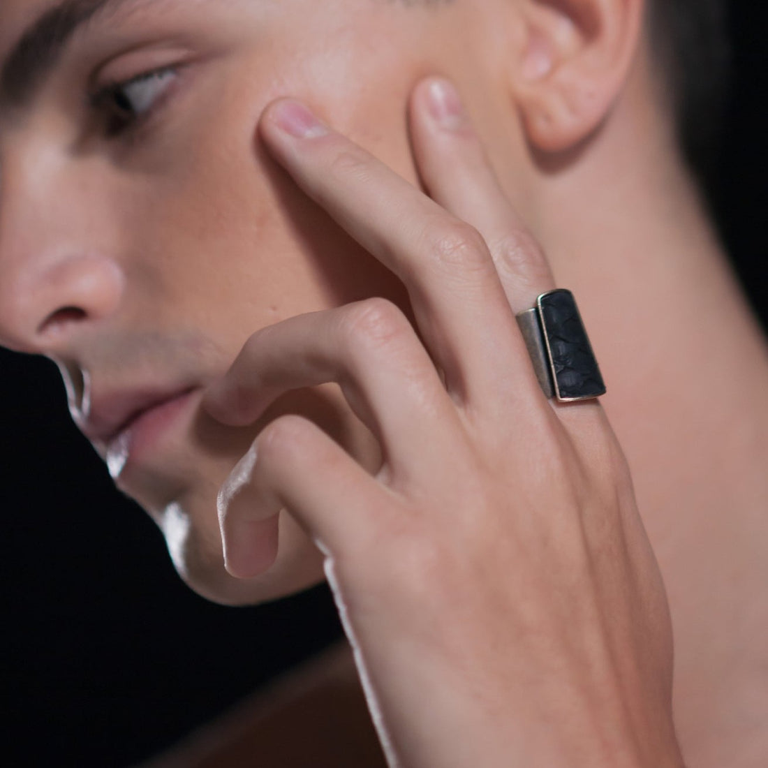 Iside Anello