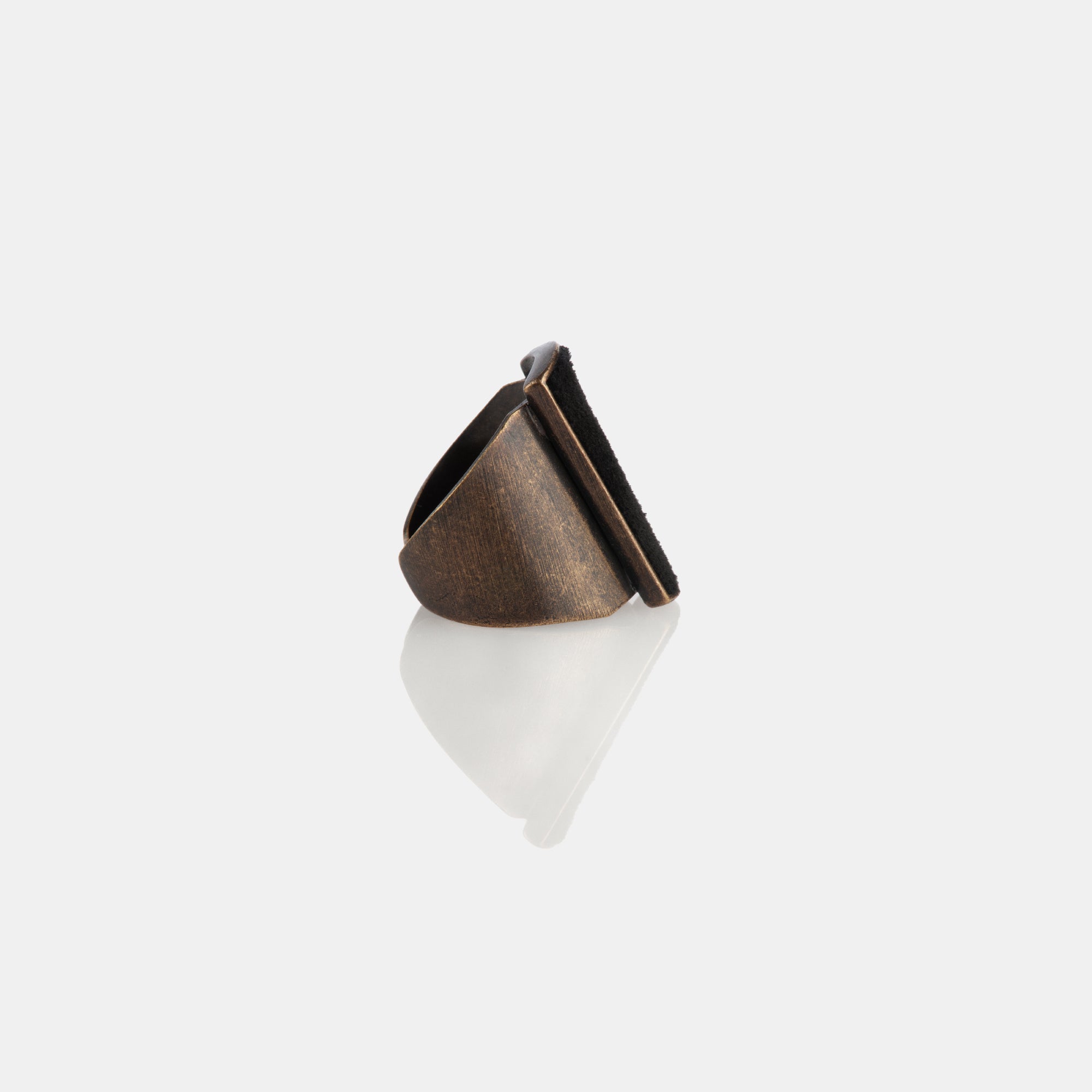 Iside Anello