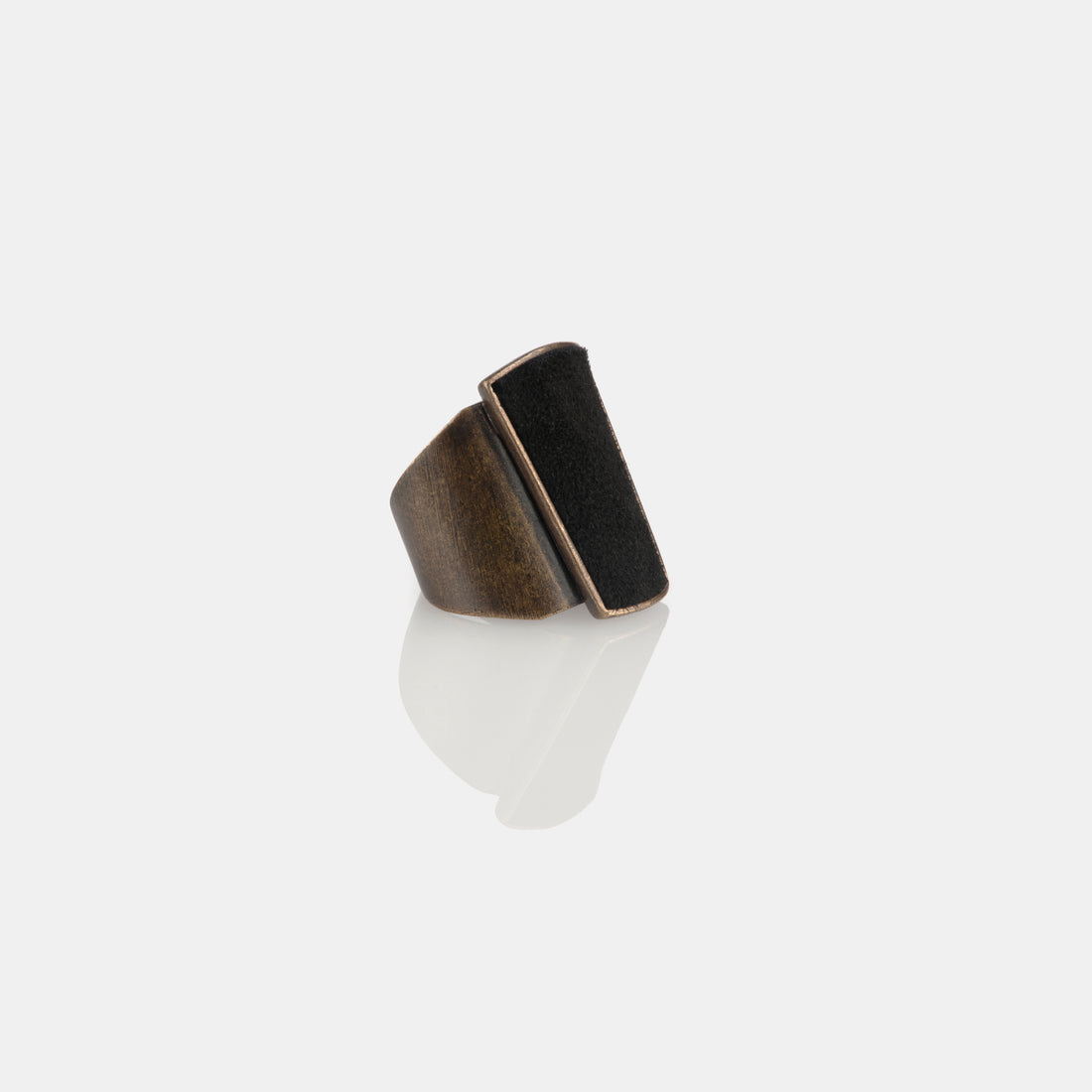 Iside Anello
