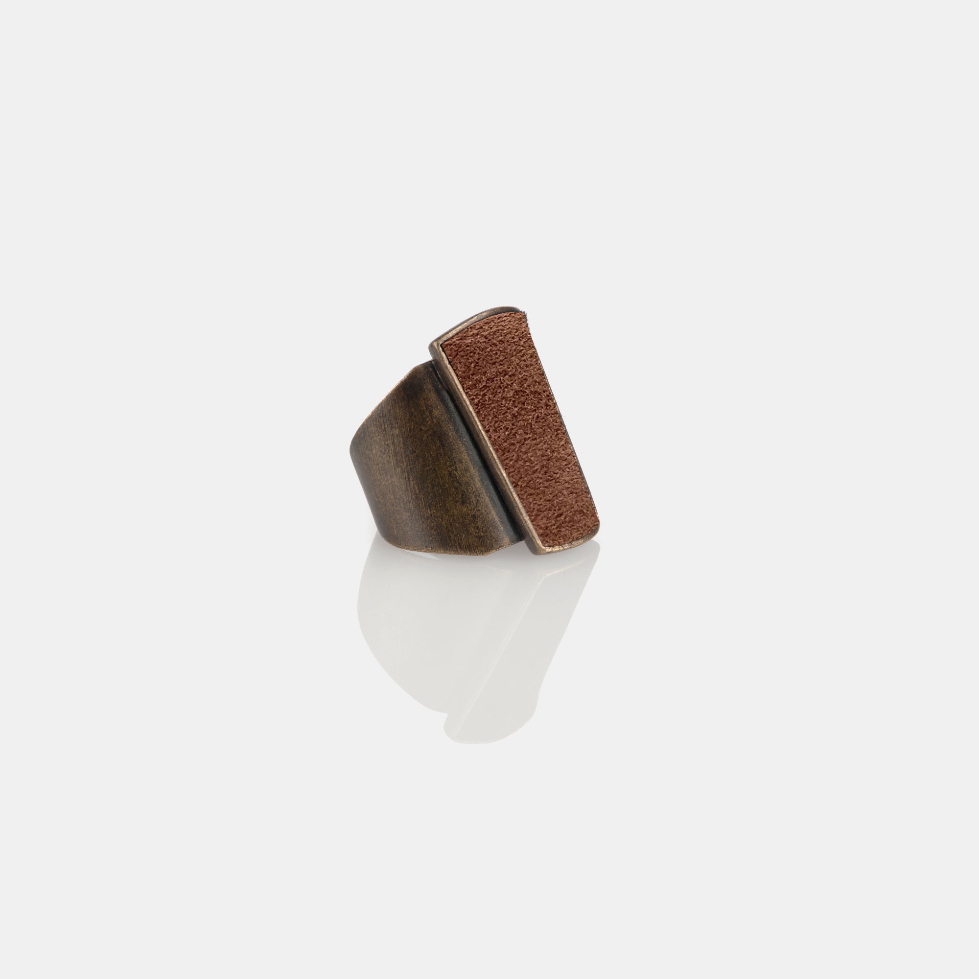 Iside Anello